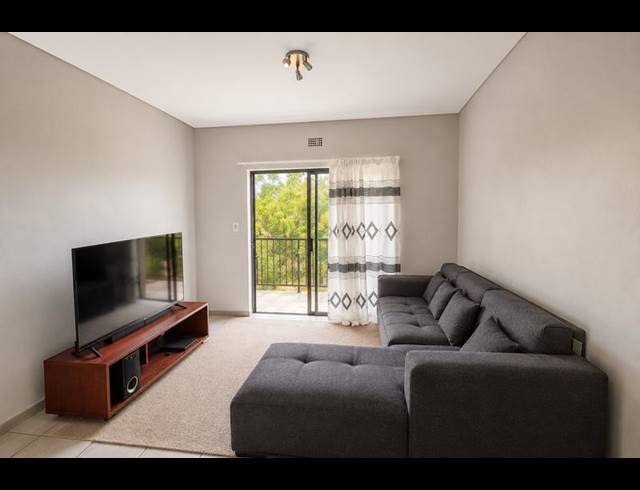 2 BEDROOM APARTMENT FOR SALE IN CLUBVIEW